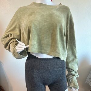 Cotton Citizen Top
Women L Green Tie Dye
Cropped Long Sleeve
Casual Lounge Knit